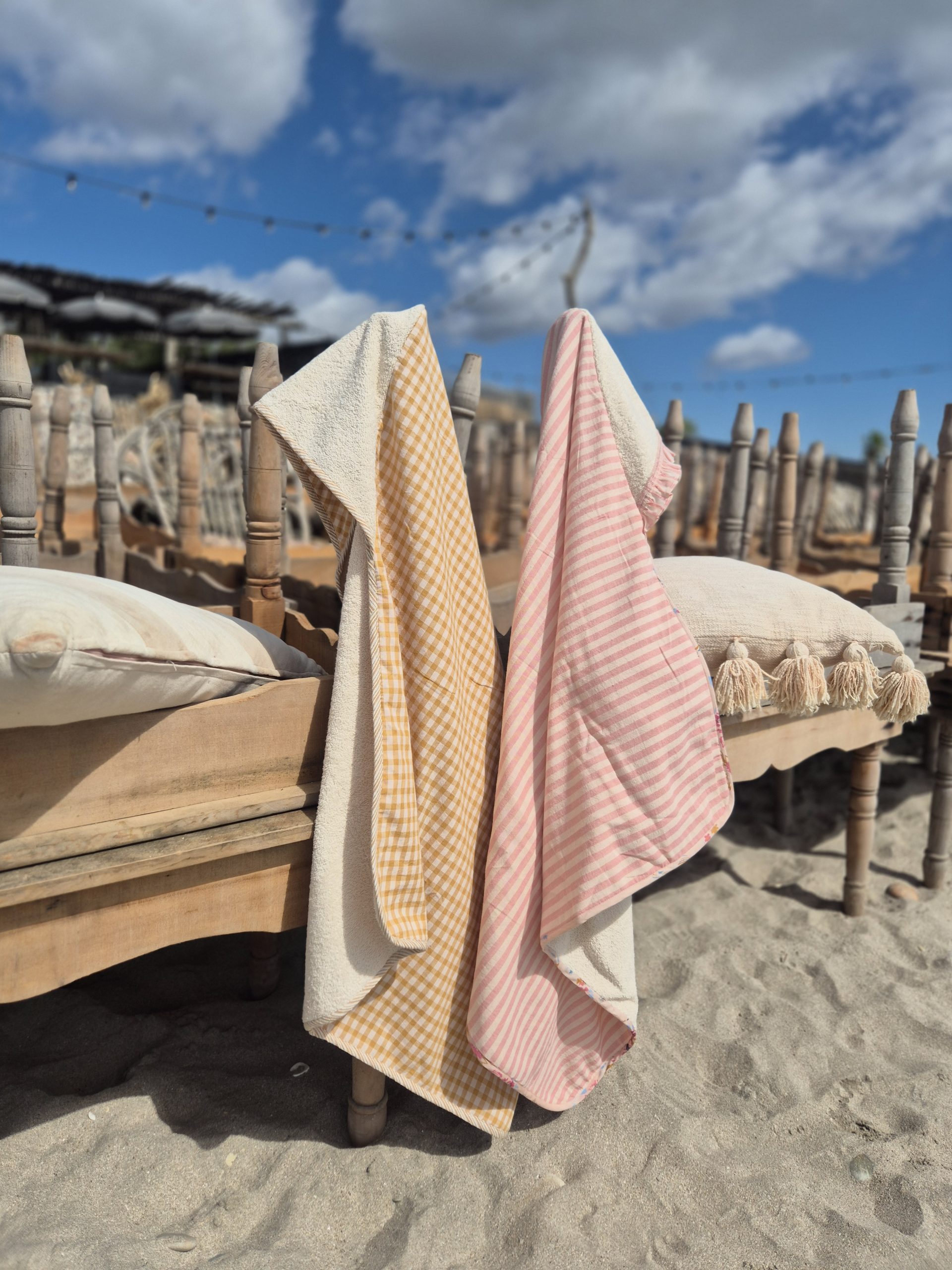 Cape de bain rayé rose – Image 2